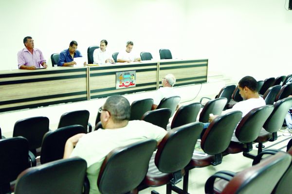 Encontro aconteceu na Câmara de Vereadores e reuniu representantes de quatro municípios -