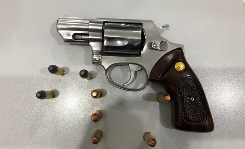 Revólver taurus calibre 38 special e onze munições do mesmo calibre intactas - Divulgação/PMMS