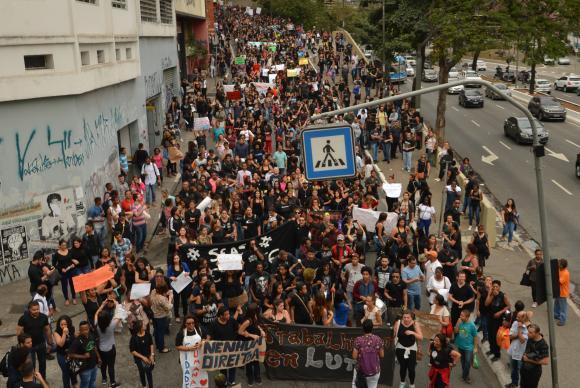 Protesto de profissionais da área de assistência social contra mudanças nas políticas públicas municipais no setor - Rovena Rosa/Agência Brasil