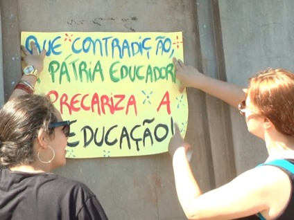 Alunos da UFMS e IFMS promoveram manifestação em Três Lagoas - Divulgação