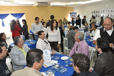 Gerente do Sebrae na Costa Leste, Josi Signori conversa com empresários -