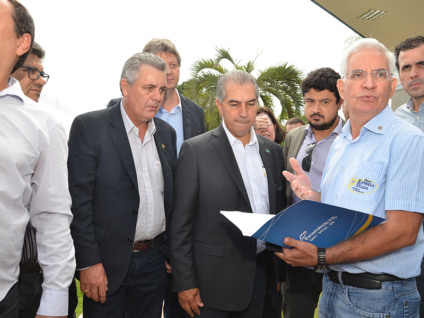 Entidades entregaram a reivindicação a Reinaldo Azambuja