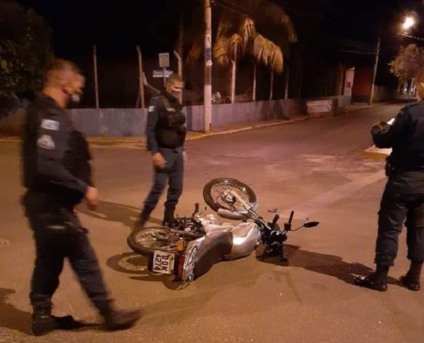 A PM tenta localizar o condutor do veículo por meio de imagens de câmeras de segurança - Reprodução