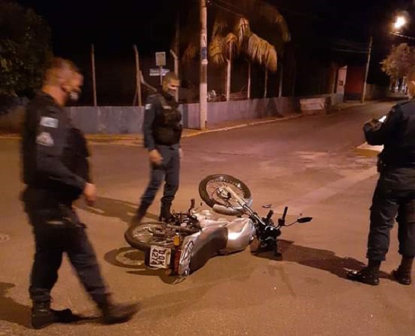 A PM tenta localizar o condutor do veículo por meio de imagens de câmeras de segurança - Reprodução