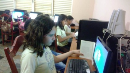Estudantes têm aulas de informática, jogos e de cidadania - Lucas dos Anjos/ JPNews
