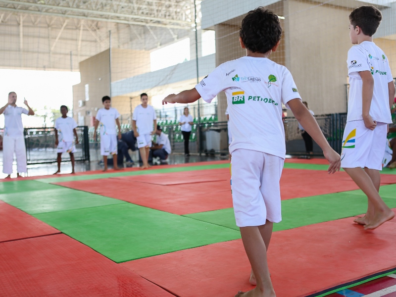 No local são oferecidas gratuitamente aulas em cinco modalidades esportivas - Divulgação