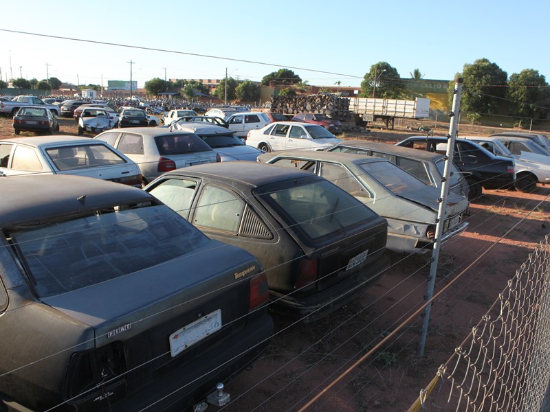 Pátio adaptado do Detran em Três Lagoas está lotado - Arquivo/JP