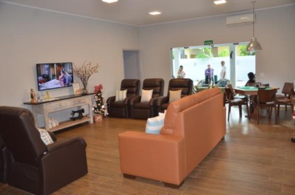 Casa de repouso é adequada com móveis novos e climatizada, para o conforto dos pacientes - Cláudio Pereira/ JPNews