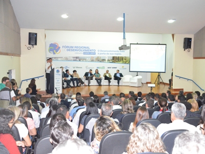 Quase 400 pessoas participaram do evento -