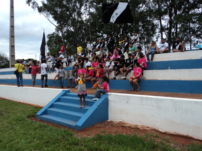 Torcida compareceu em peso ao jogo em Ivinhema, no qual o Misto venceu por 3 a 1 -