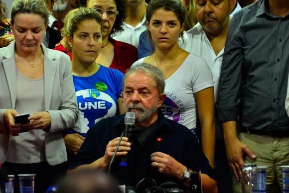 Lula em discurso na semana passada depois de prestar depoimento na Polícia Federal - Arquivo/Deivulgação Lula em discurso na semana passada depois de prestar depoimento na Polícia Federal - Arquivo/Deivulgação