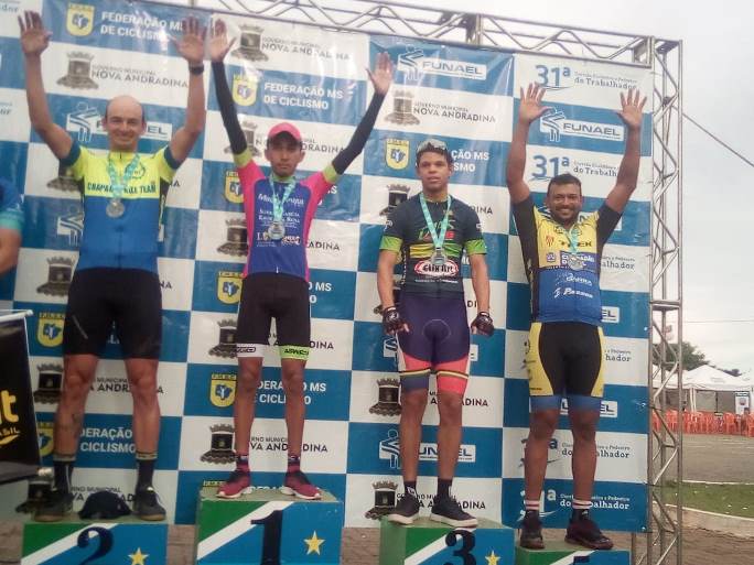 Gabriel de Souza Junior no primeiro lugar do pódio em sua ultima participação em corridas oficiais - Arquivo/JPNEWS
