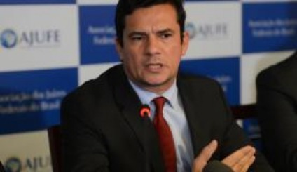 Moro aceita denúncia e mulher de Cunha vira ré na Lava Jato Moro aceita denúncia e mulher de Cunha vira ré na Lava Jato