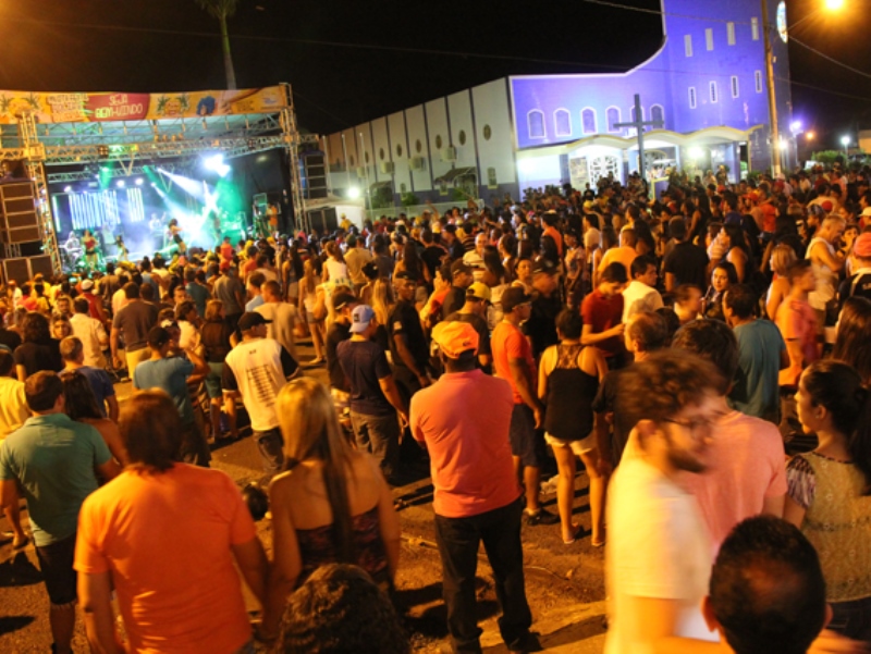 A Praça do Santuário ficou lotada durante o carnaval - Departamento de comunicação