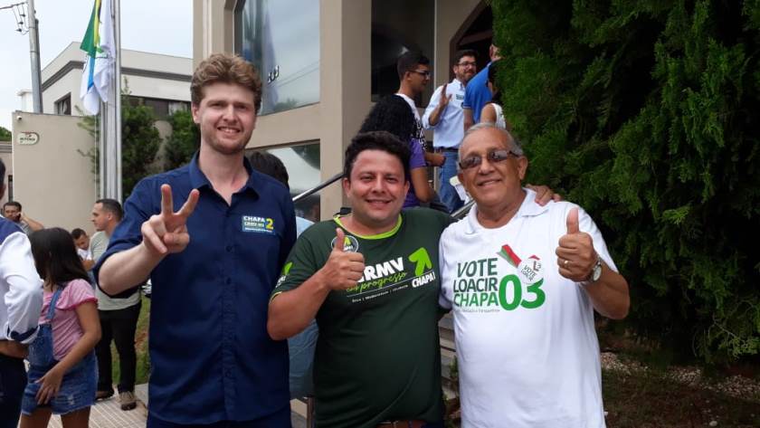 Rodrigo Piva (chapa 2), Mário Xavier (chapa 1) e Loacir da Silva (chapa 3), durante a votação - Divulgação