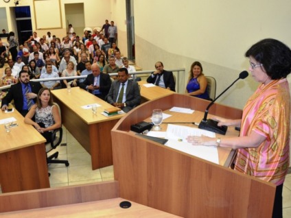Prefeita durante o seu pronunciamento na primeira sessão do ano na Câmara de Vereadores de Três Lagoas - Rosildo Moura
