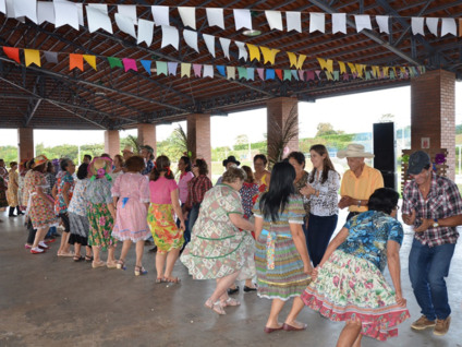 Festa contou com a tradicional dança da quadrilha e comidas típicas dos festejos juninos - Divulgação