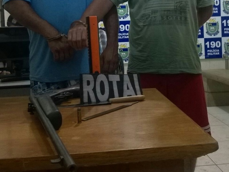 Uma das armas estava com um jovem de 19 anos - Divulgação/PM