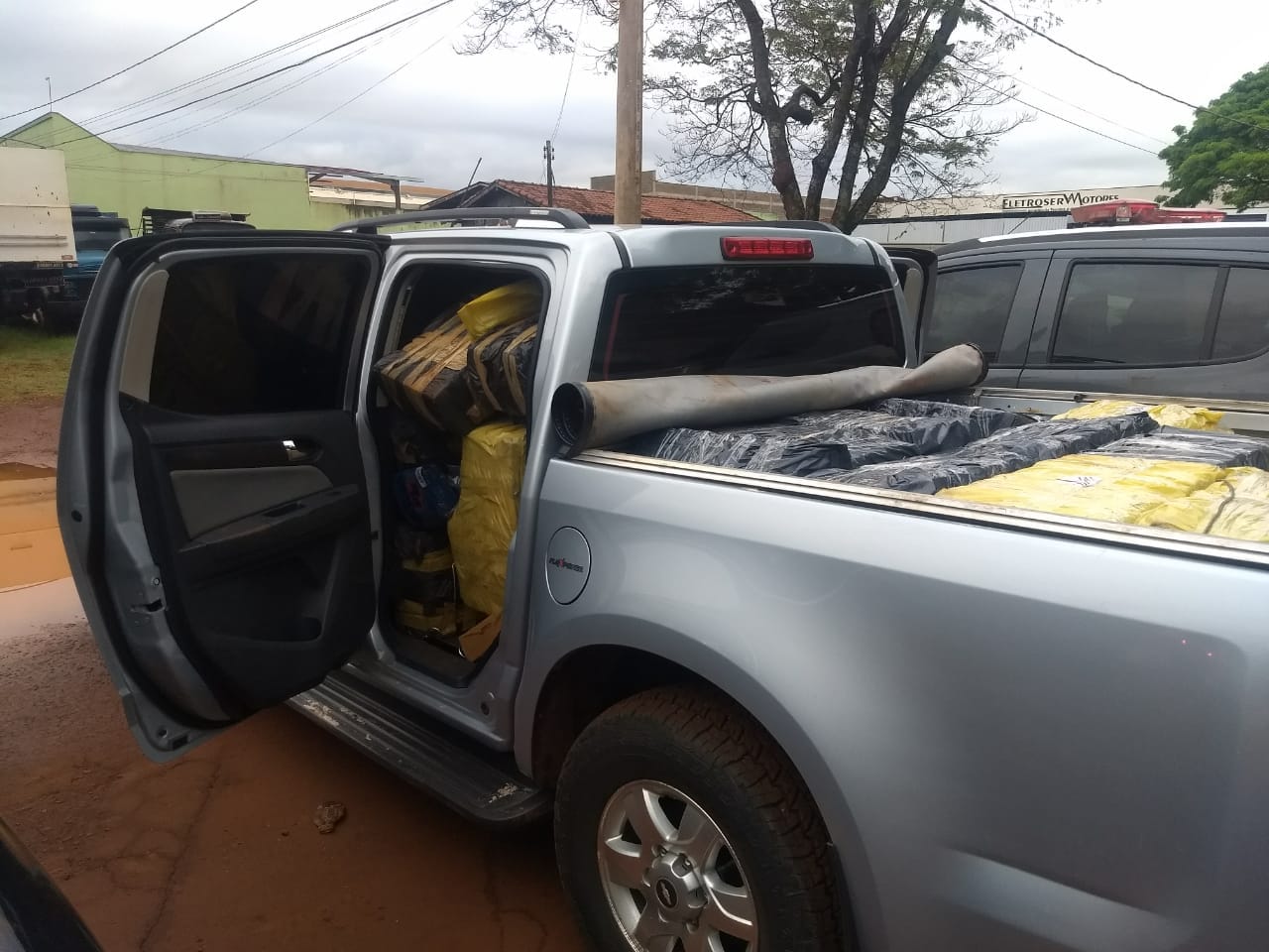 Caminhonete carregada de maconha foi apreendida entre Ponta Porã e Dourados - Divulgação/DOF