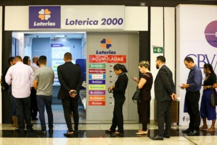 As apostas podem ser feitas até as 19h (horário de Brasília), em qualquer casa lotérica credenciada pela Caixa em todo o país - Divulgação/Agência Brasil