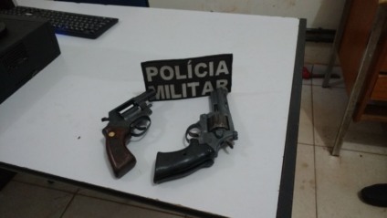 Armas que teriam sido usadas pelo borracheiro para as ameaças - Divulgação/Polícia Militar