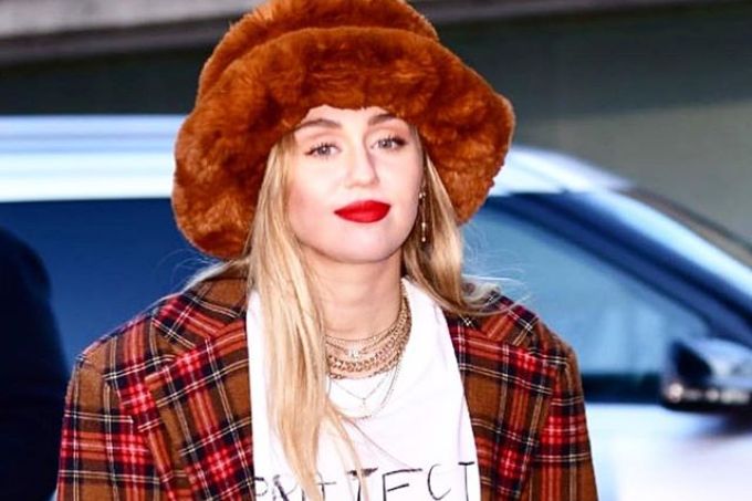 Miley Cyrus confirma que está no elenco de ‘Black Mirror’, da Netflix Miley Cyrus confirma que está no elenco de ‘Black Mirror’, da Netflix