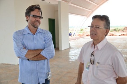 Secretário de Obras, Getúlio Neves e arquiteto, Ângelo Arruda, visitam obras -