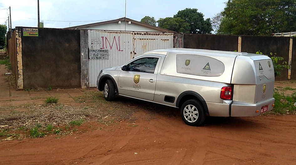 Corpo de Nilton Correa Guimarães foi trasladado para Campo Grande na tarde deste domingo - André Barbosa/JPNEWS Corpo de Nilton Correa Guimarães foi trasladado para Campo Grande na tarde deste domingo - André Barbosa/JPNEWS