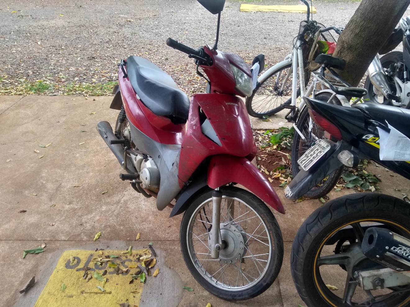 Entre os veículos apreendidos estão duas motos furtadas e que foram recuperadas pela PM - André Barbosa/JPNEWS