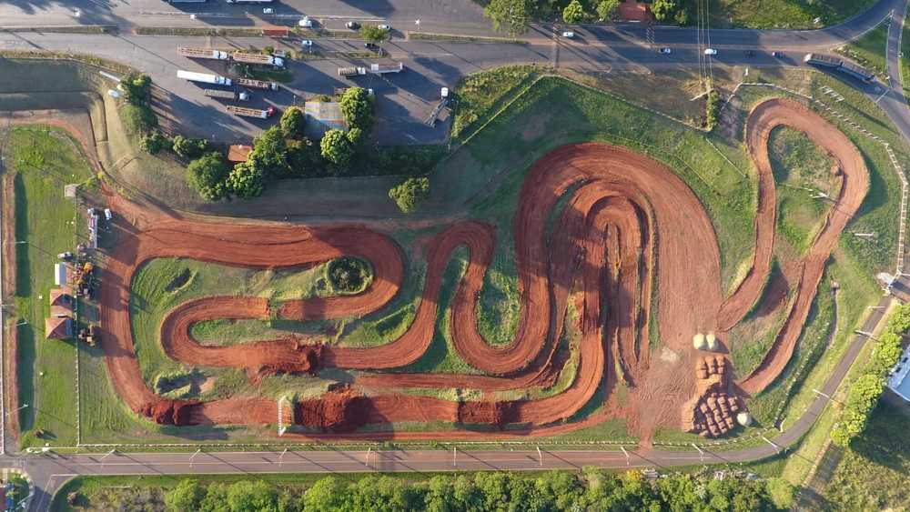 Pista em construção para Campeonato Brasileiro de Motocross - Divulgação