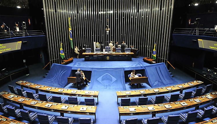 Discursos devem se arrastar durante a madrugada de hoje - Arquivo/JP Discursos devem se arrastar durante a madrugada de hoje - Arquivo/JP