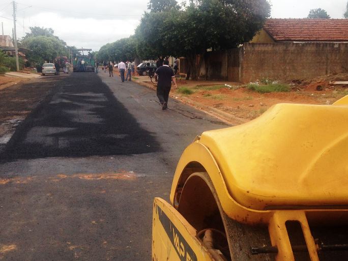 Obras de asfalto estão em andamento em diversos bairros de Três Lagoas - Divulgação