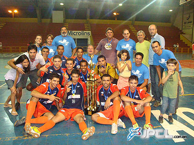 Jogadores do World Sports comemoram o título da Copa Paulistanas -