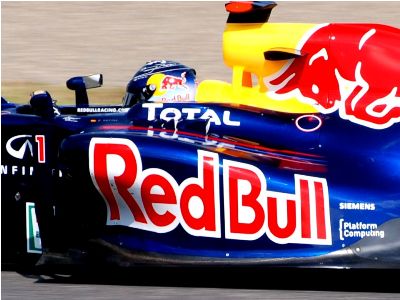 Sebastina Vettel em ação no GP do Japão de 2011 -