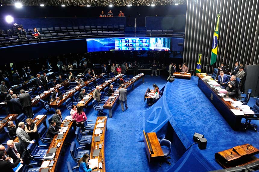 Senado aprovou o projeto que dá efetividade ao limite de remuneração imposto pela Constituição a políticos - Jonas Pereira/Agência Senado