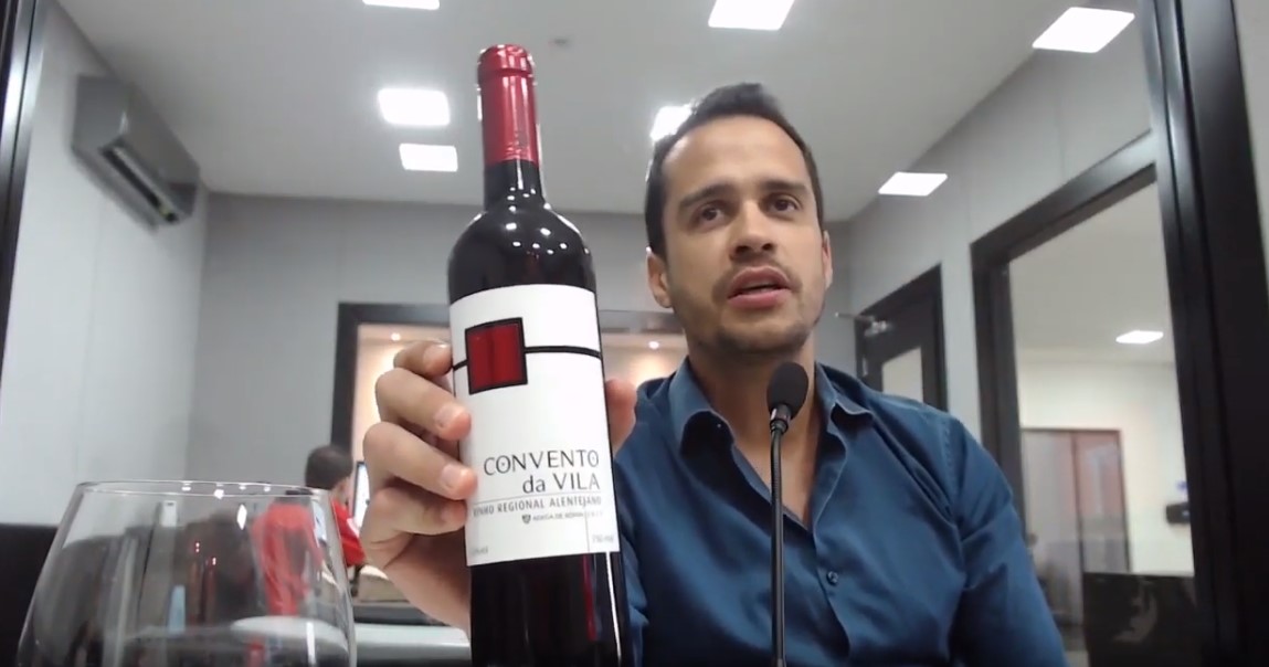 Nesta quinta-feira, Diogo Wendling trouxe o vinho português "Convento da Vila"