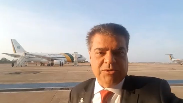 Senador Nelsinho Trad (PSD) fez vídeo antes de embarcar no avião oficial do presidente da República - Reprodução