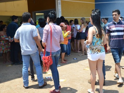 Candidatos chegaram com mais de uma hora de antecedência para não ficarem para fora - Claudio Pereira/JP