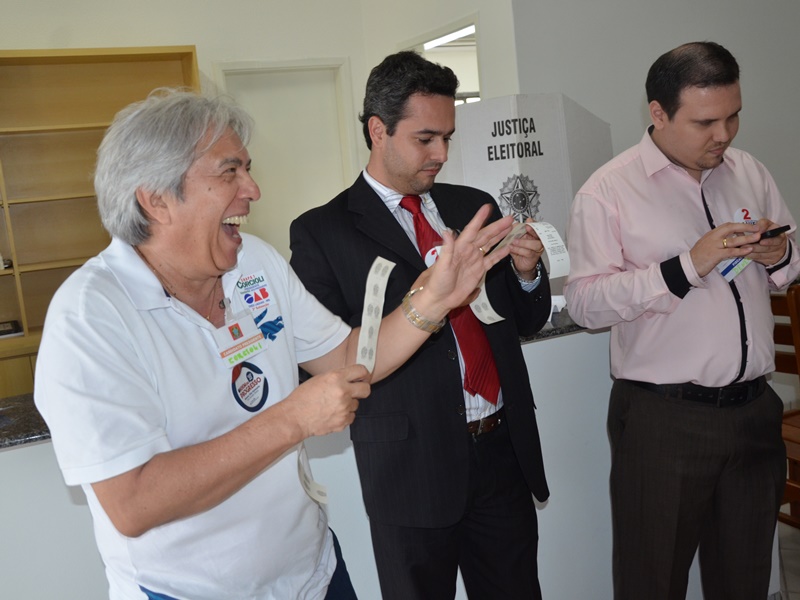Antonio Costa Corcioli comemorou vitória com membros da diretoria - Claudio Pereira Antonio Costa Corcioli comemorou vitória com membros da diretoria - Claudio Pereira