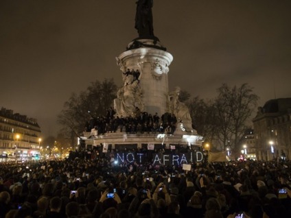 A Praça da República foi palco de uma marcha  que reuniu milhares de franceses, em repúdio ao atentado e solidariedade às vítimas do ao Charlie Hebdo - Agência Lusa/EPA/Ian Langsdon
