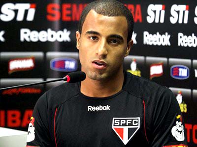 Lucas estará em campo amanhã contra os cariocas -