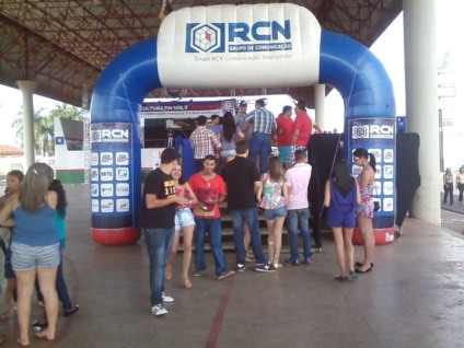 Público começa a chegar para o primeiro show da tarde