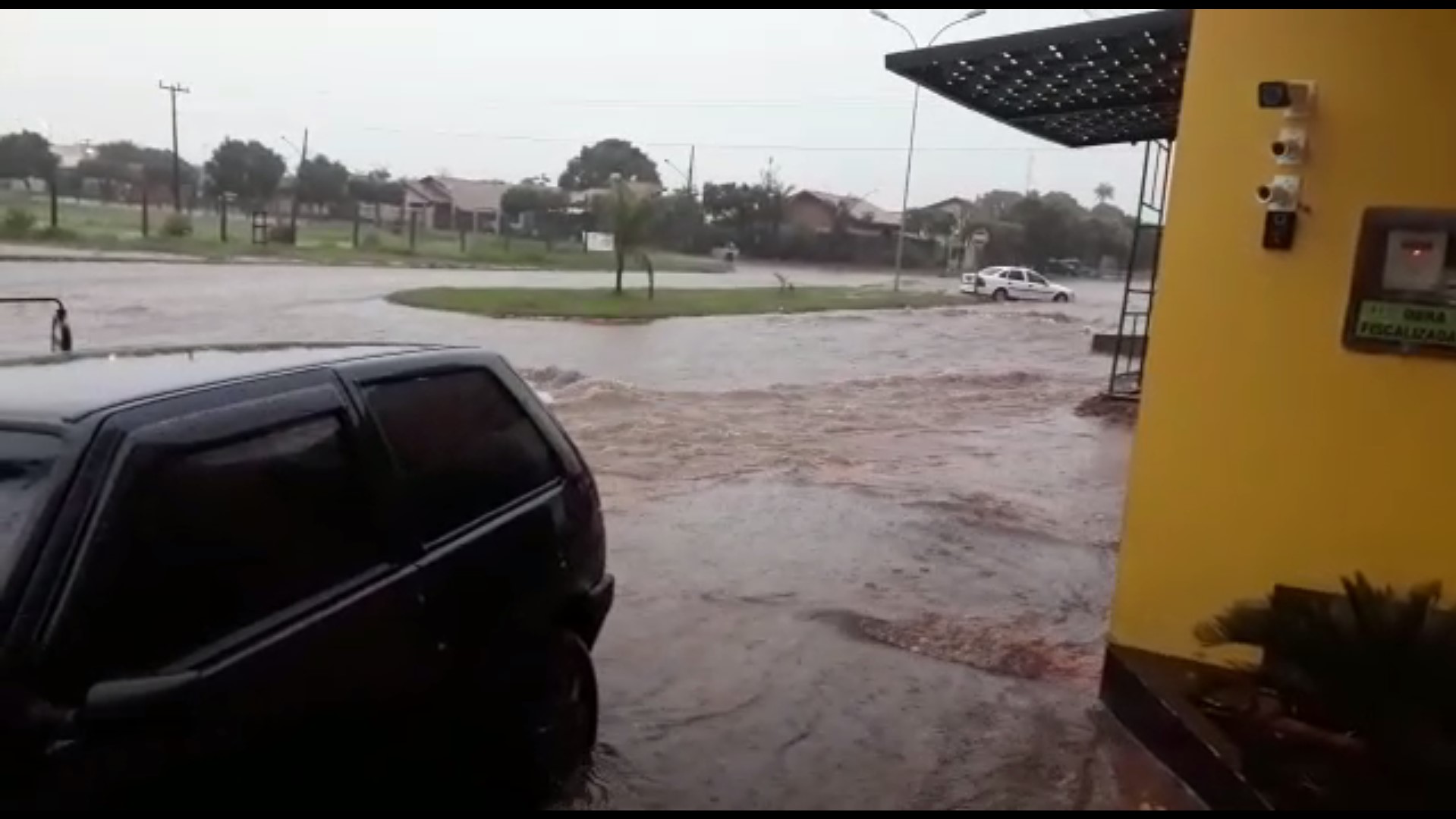 Meteorologistas não descartam possibilidade de chuvas durante a tarde desta segunda, 08 - (Ronaldo Veniago)