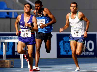 Marílson (dir.) venceu a São Silvestre em 2003 e 2005 - Marílson (dir.) venceu a São Silvestre em 2003 e 2005 -