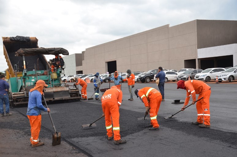 Obras do shopping , orçado em R$ 100 milhões, estão 65% concluídas - Cláudio Pereira/JPNews