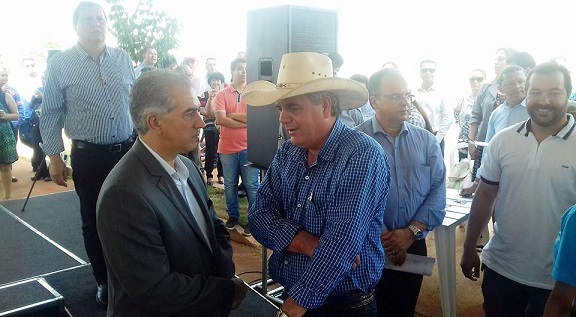 Guerreiro conversa com o governador Reinaldo Azambuja, nesta segunda-feira - Ana Cristina Santos/JP