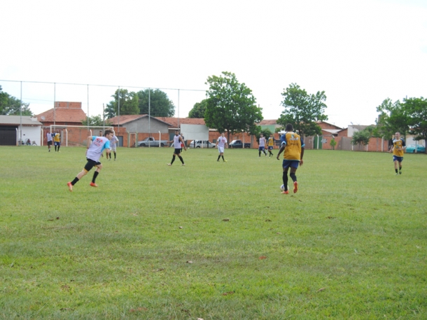 Equipe do Misto joga contra o time do Serc Chapadão - Arquivo/JP