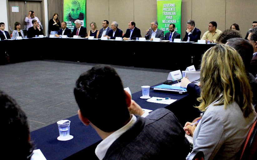 Representantes do governo do  Estado e da Bolívia discutem fornecimento de gás para fábrica de fertilizantes, em reunião, nesta semana - Arquivo/divulgação