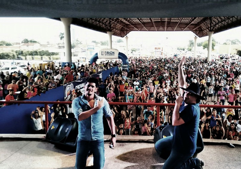 Festa recebeu várias duplas sertanejas de sucesso