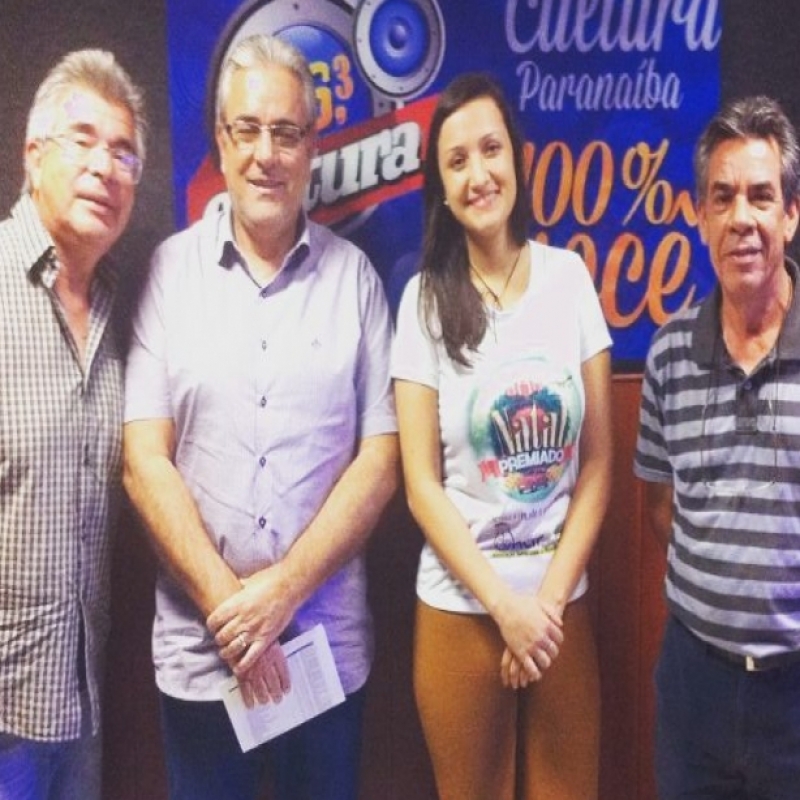 O jornalista Roberto Chamorro, Flavio Cury, Juliane Assis, e Nino de Assis - Leonardo Guimarães - JP NEWS